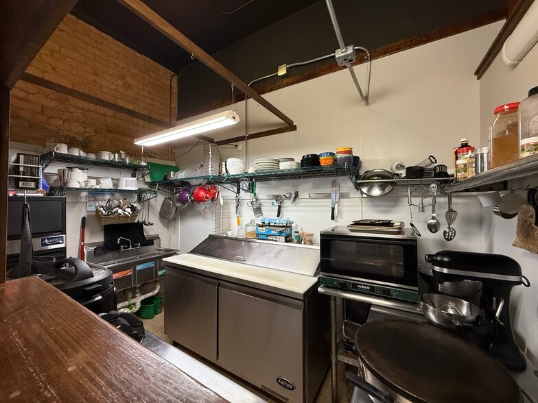 More Photos Of 132 S Main St, Woodruff Storefront Retail Office For Sale