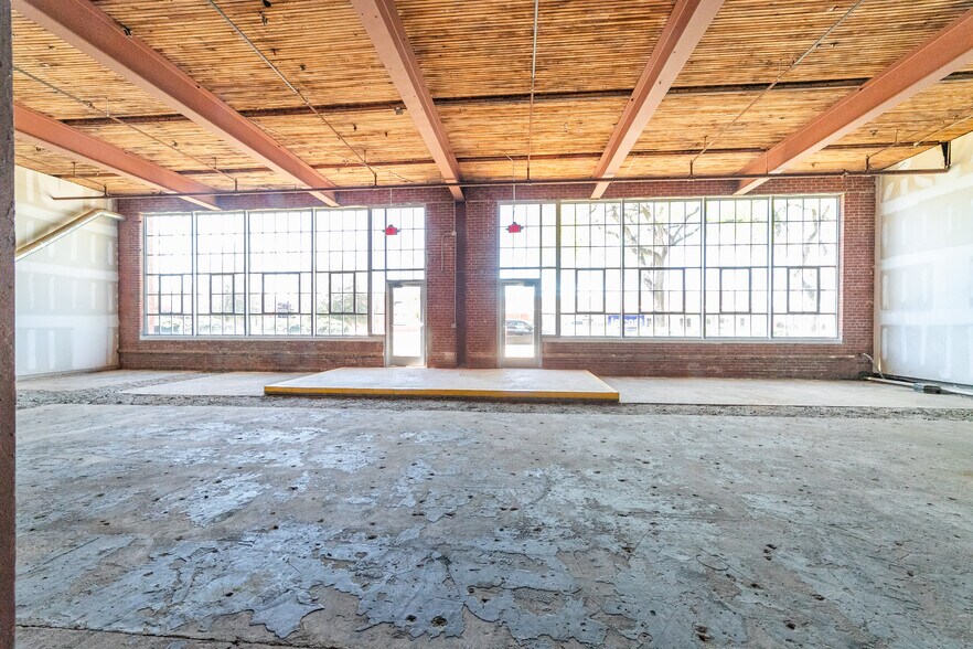 More Photos Of 1506 6th Ave, Columbus Office Residential For Lease