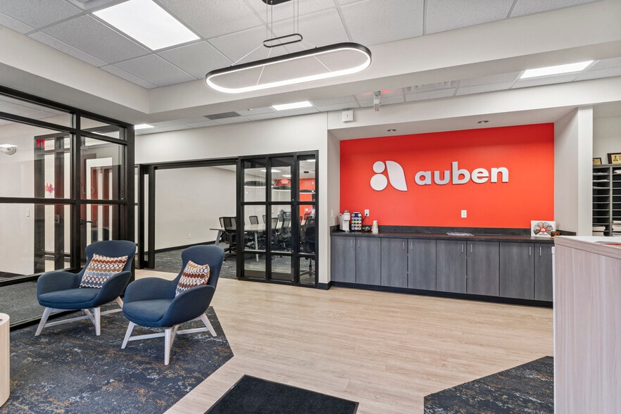 More Photos Of 4600 E Martha Truman Rd, Grandview Warehouse For Lease