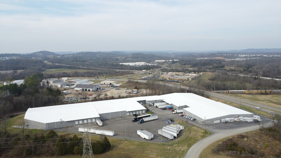 More Photos Of 801 N James Campbell Blvd, Columbia Distribution For Lease