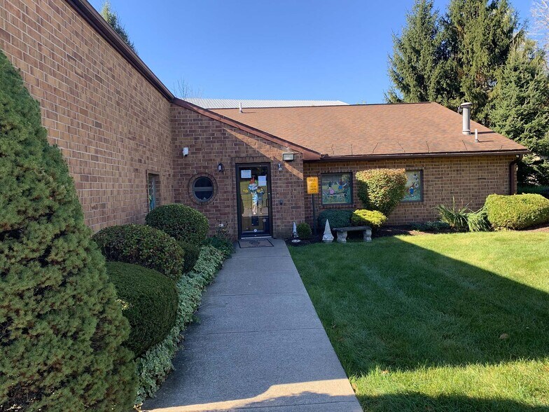 More Photos Of 18 Country Rd, Shavertown Medical For Sale