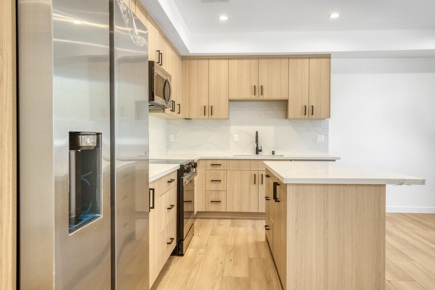 More Photos Of 10826 Hesby St, North Hollywood Apartments For Sale