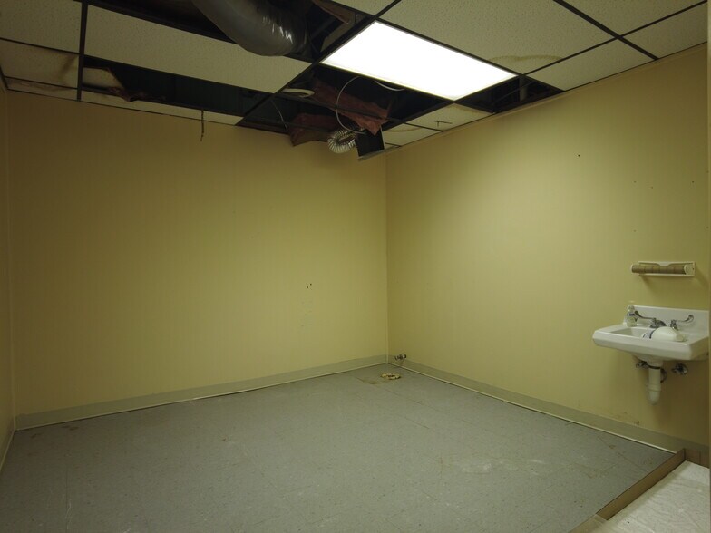 More Photos Of 215-225 S Allison Ave, Xenia Medical For Sale