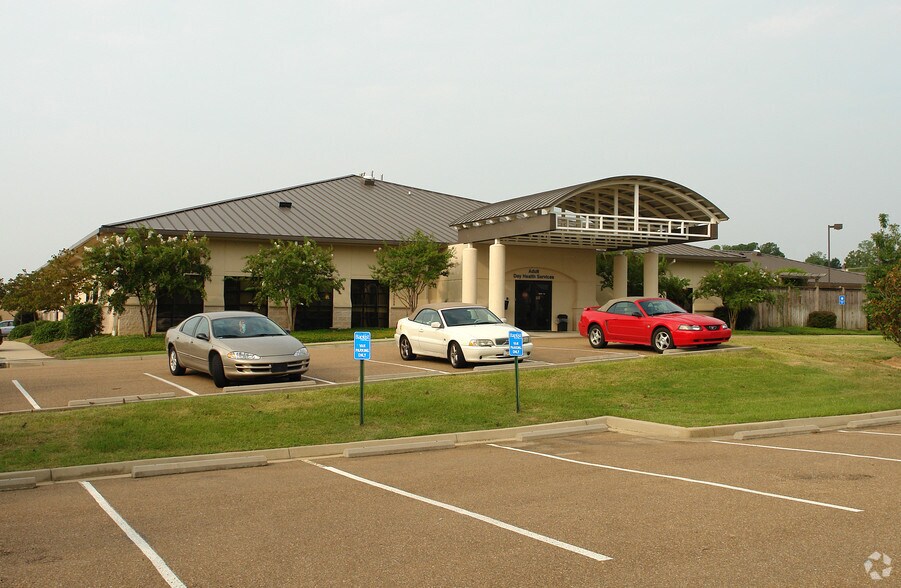 More Photos Of 6250 Old Canton Rd, Jackson Medical For Sale