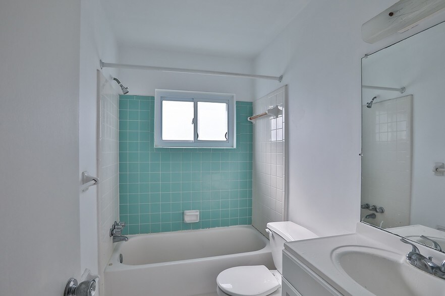 More Photos Of 515 129th Ave, Madeira Beach Apartments For Sale