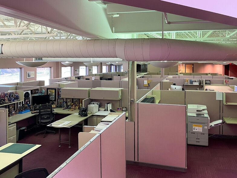 More Photos Of 7777 W Blue Mound Rd, Milwaukee Office For Lease