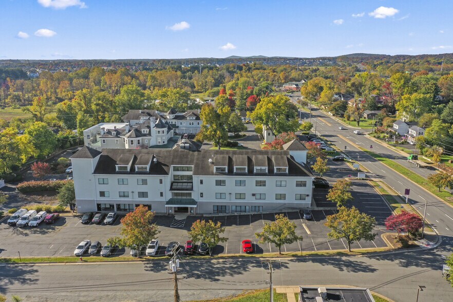 Primary Photo Of 602 S King St, Leesburg Medical For Sale