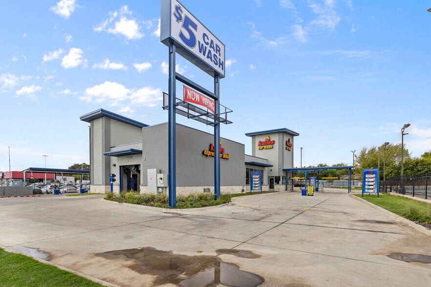 More Photos Of 4444 South Fwy, Fort Worth Carwash For Sale