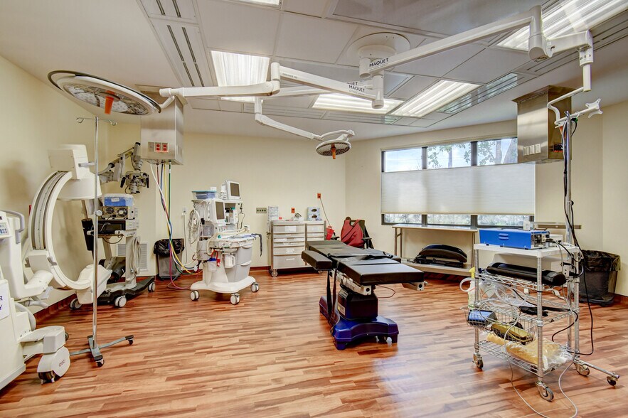 More Photos Of 2314 Seacrest Blvd, Boynton Beach Medical For Lease