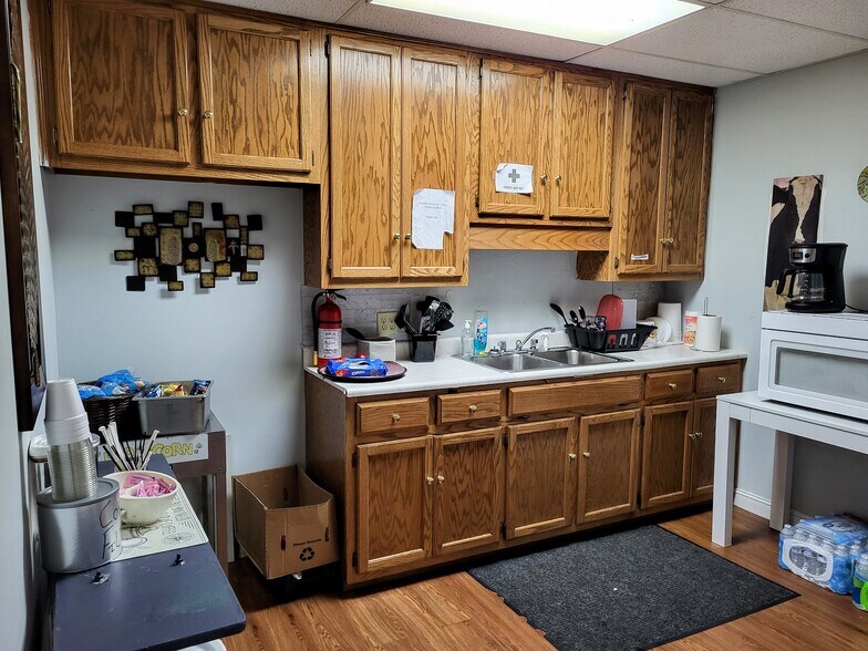 More Photos Of 603 W Main St, Glasgow Warehouse For Sale