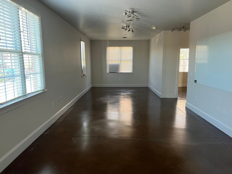 More Photos Of 727 W Hargett St, Raleigh Office Residential For Lease