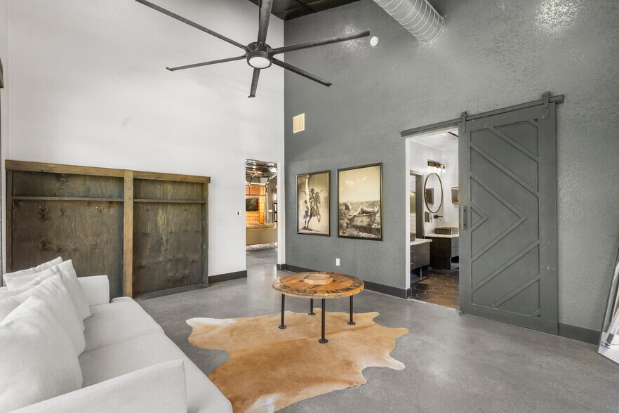 More Photos Of 9016 Private Road 2329, Terrell Lodge Meeting Hall For Sale