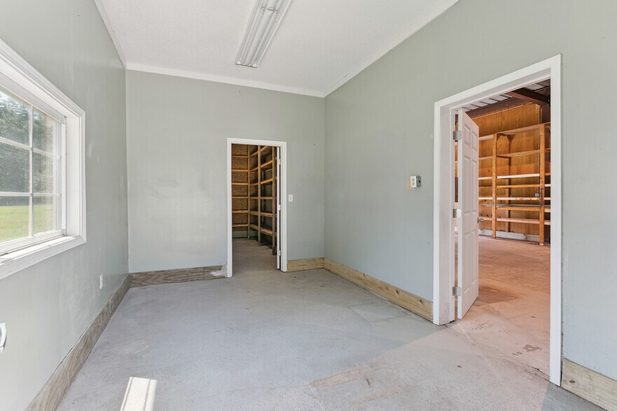 More Photos Of 26754 US-82, Waynesville Light Distribution For Sale