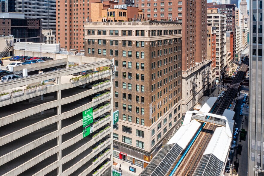 More Photos Of 30 E Adams St, Chicago Apartments For Lease