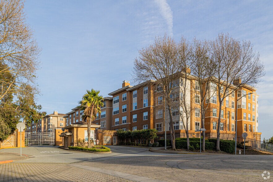 More Photos Of 1 Crescent Way, San Francisco Apartments For Lease