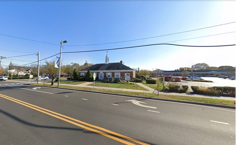 Primary Photo Of 500 Main St, Center Moriches Bank For Sale