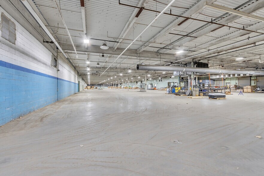 More Photos Of 11200 Dunbarton Blvd, Barnwell Manufacturing For Lease