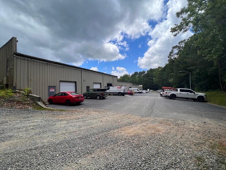 More Photos Of 3200 Glen Royal Rd, Raleigh Showroom For Lease