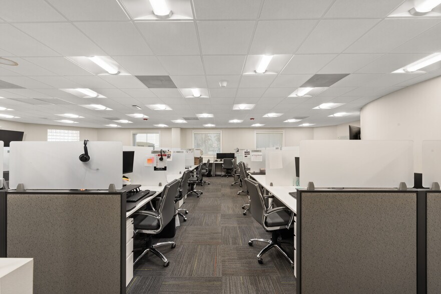 More Photos Of 12895 SW 132nd St, Miami Office For Lease