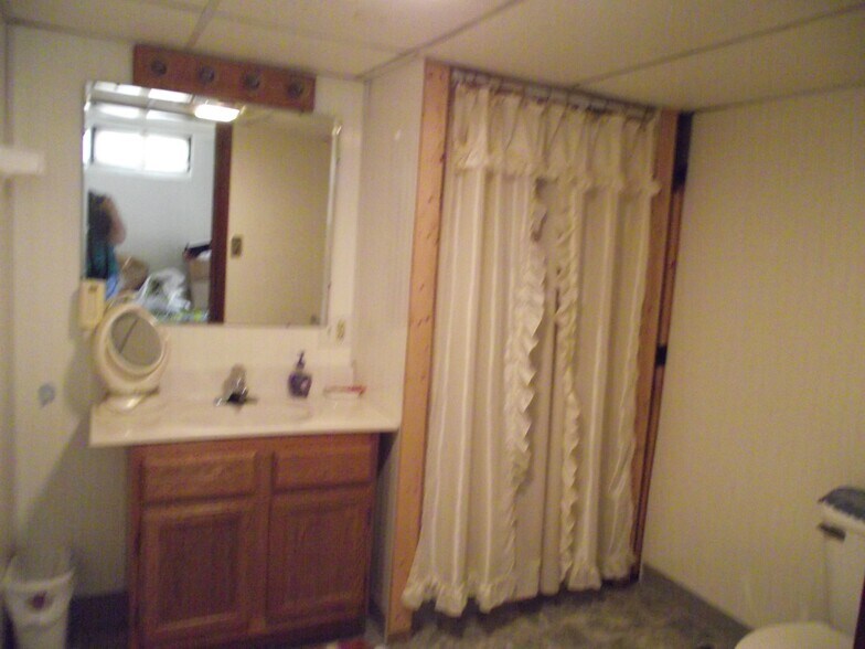 More Photos Of 1111 N Main St, Bellefontaine Office For Sale