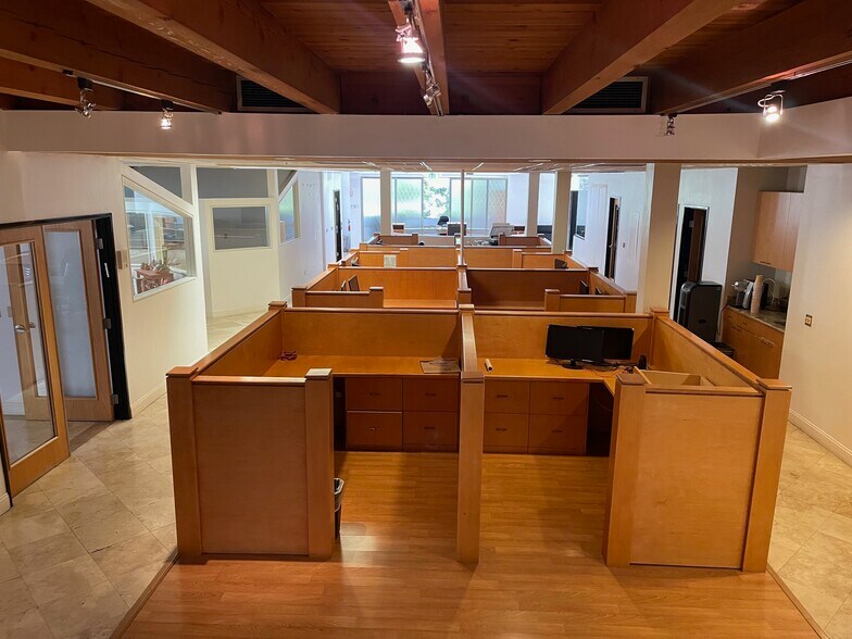 More Photos Of 19401 Business Center Dr, Northridge Warehouse For Lease