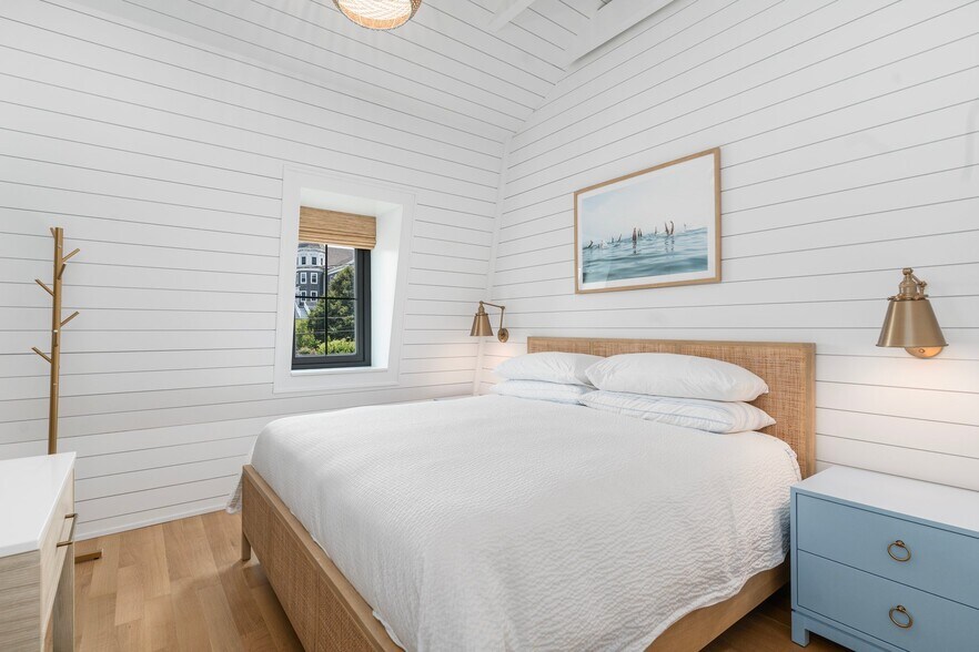 More Photos Of 212 Water St, Block Island Storefront For Sale