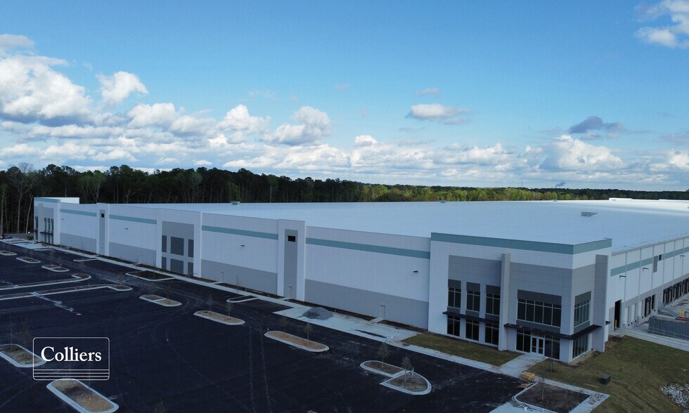 More Photos Of 8000 Palmetto Commerce Pky, Ladson Distribution For Lease
