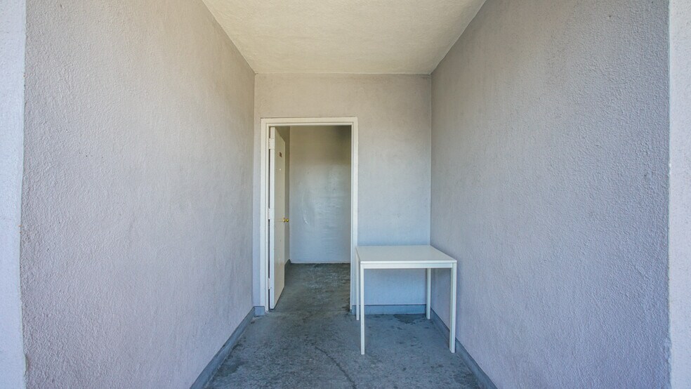 More Photos Of 4905 W Adams Blvd, Los Angeles Apartments For Sale