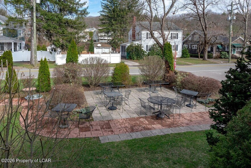 More Photos Of 206 N Main St, Shavertown Office For Sale