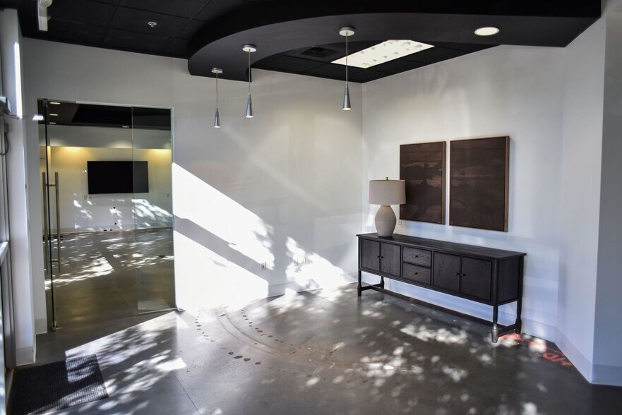 More Photos Of 950 Reserve Dr, Roseville Loft Creative Space For Lease