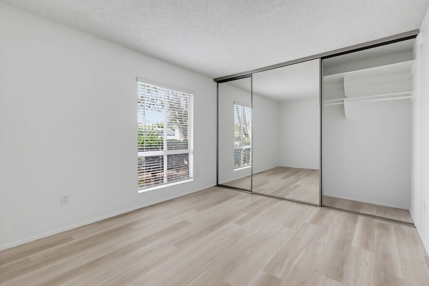 More Photos Of 4649 Voltaire St, San Diego Apartments For Sale