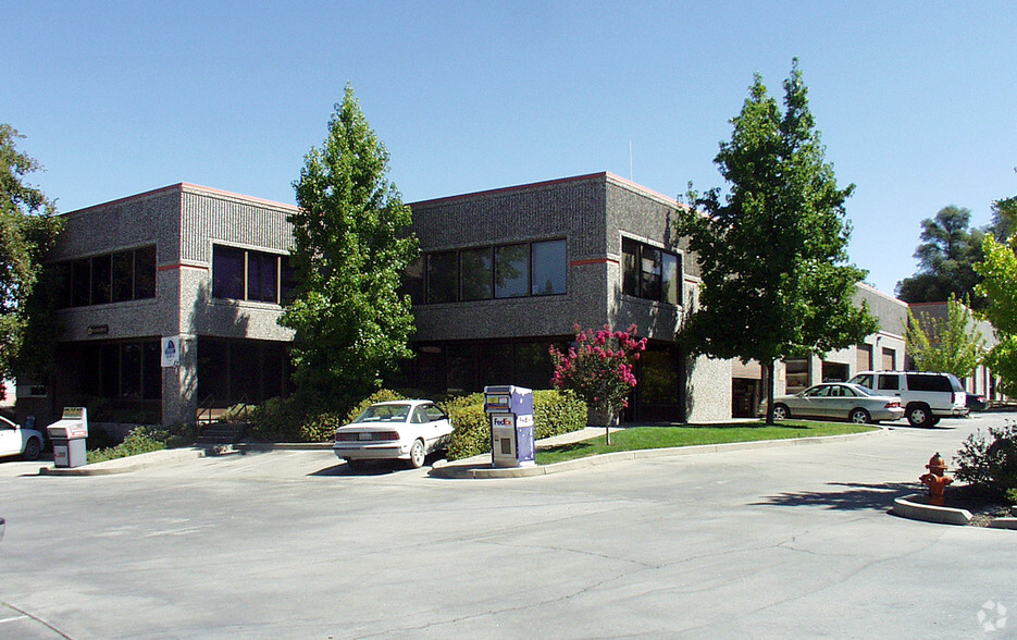 Primary Photo Of 6166 Enterprise Dr, Diamond Springs Flex For Lease