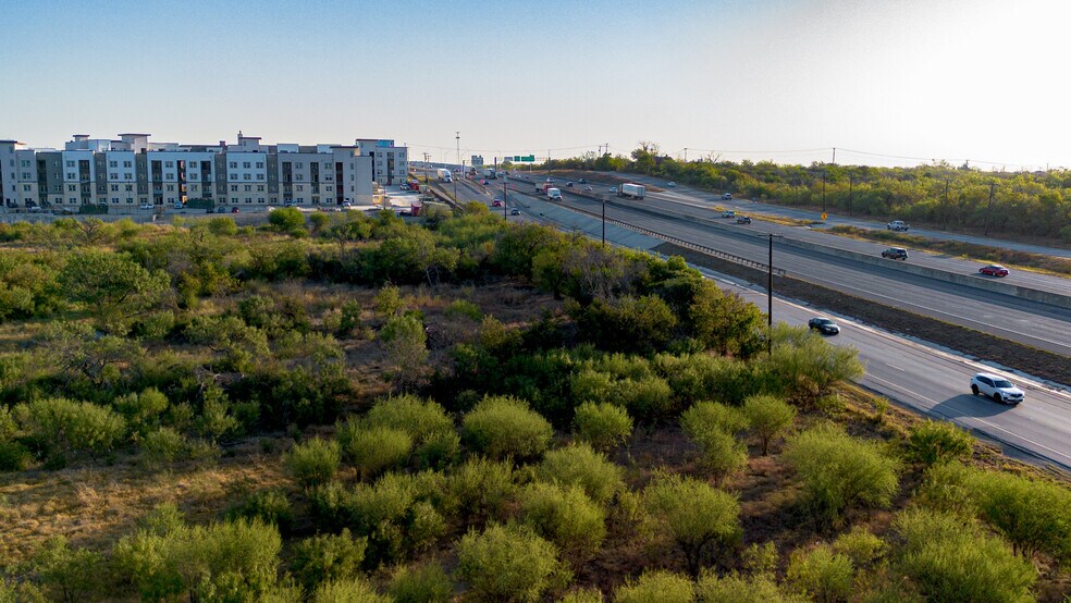 More Photos Of 4261 IH-35 Expy, New Braunfels Land For Sale