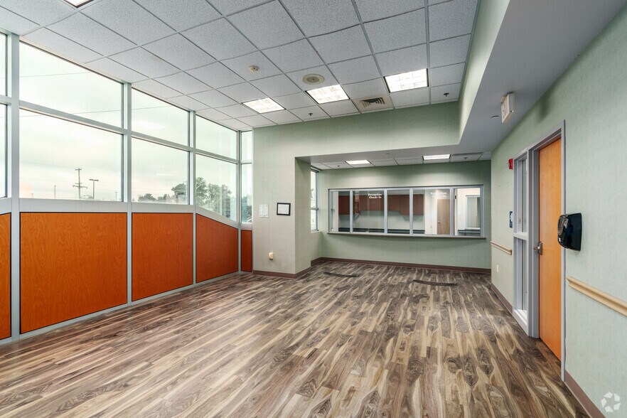 More Photos Of 1553 Chester Pike, Crum Lynne Medical For Sale