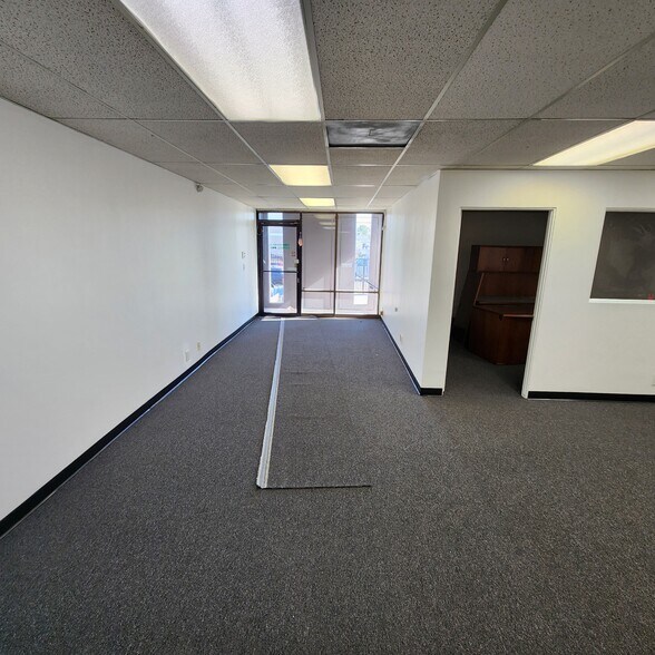 More Photos Of 555 S Isis Ave, Inglewood Warehouse For Lease