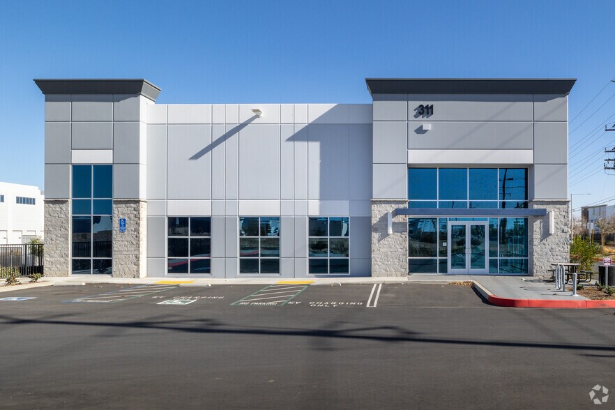 More Photos Of 311 E Johnson Ave, Perris Distribution For Sale