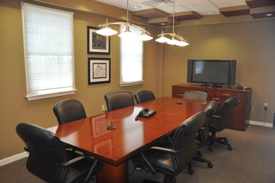 More Photos Of 54 Friends Ln, Newtown Office For Sale