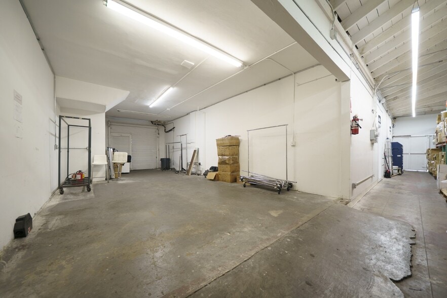 More Photos Of 3515 S Avalon Blvd, Los Angeles Warehouse For Sale