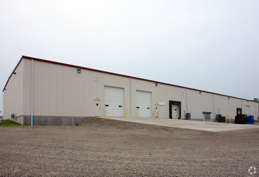 More Photos Of 1468 N Main St, Mansfield Warehouse For Lease