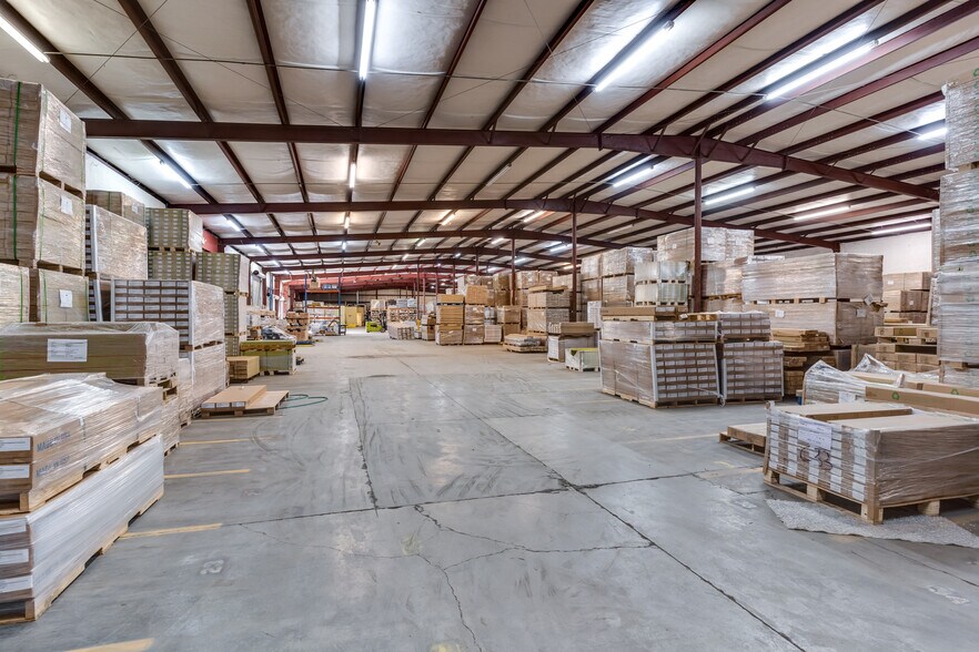 More Photos Of 520 Lovers Lane Rd, Calhoun Warehouse For Sale