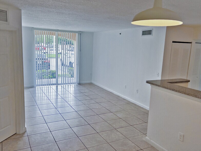 More Photos Of 13770-13820 NE 3rd Ct, North Miami Multifamily For Sale
