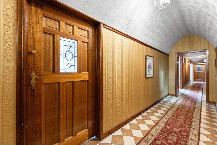 More Photos Of 84 Park Ave, Flemington Office For Lease