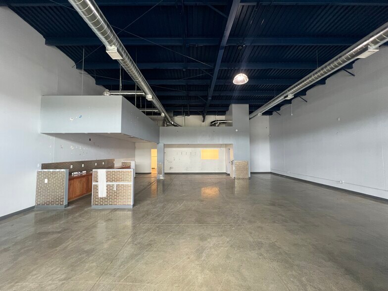 More Photos Of 3000 SW 89th St, Oklahoma City Storefront Retail Office For Lease