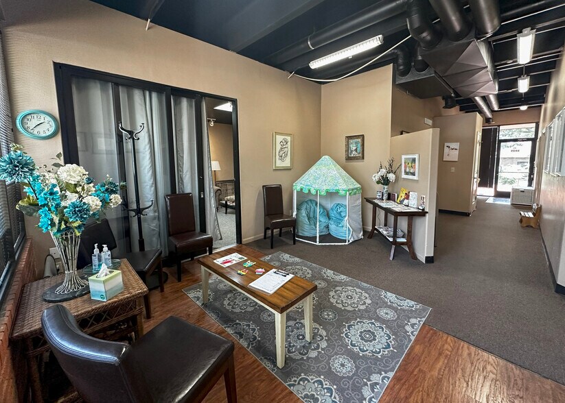 More Photos Of 1023-1025 W Colorado Ave, Colorado Springs Office For Sale
