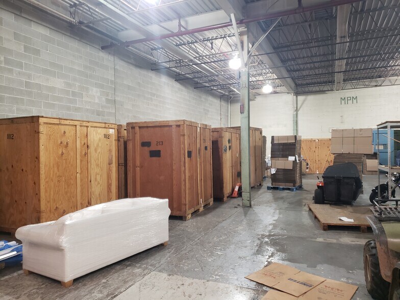 More Photos Of 80 Greenwood Ave, Midland Park Warehouse For Lease