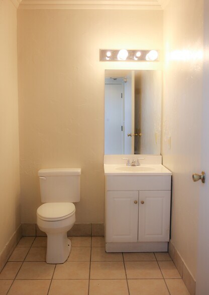 More Photos Of 2380 S Broadway, Denver Storefront Retail Office For Sale