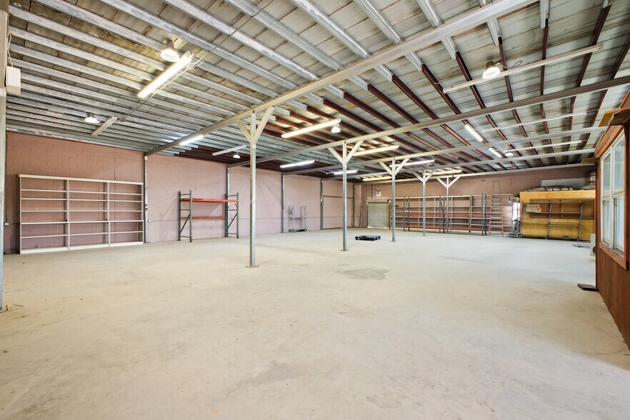 More Photos Of 5075 Highway 21, San Marcos Warehouse For Sale