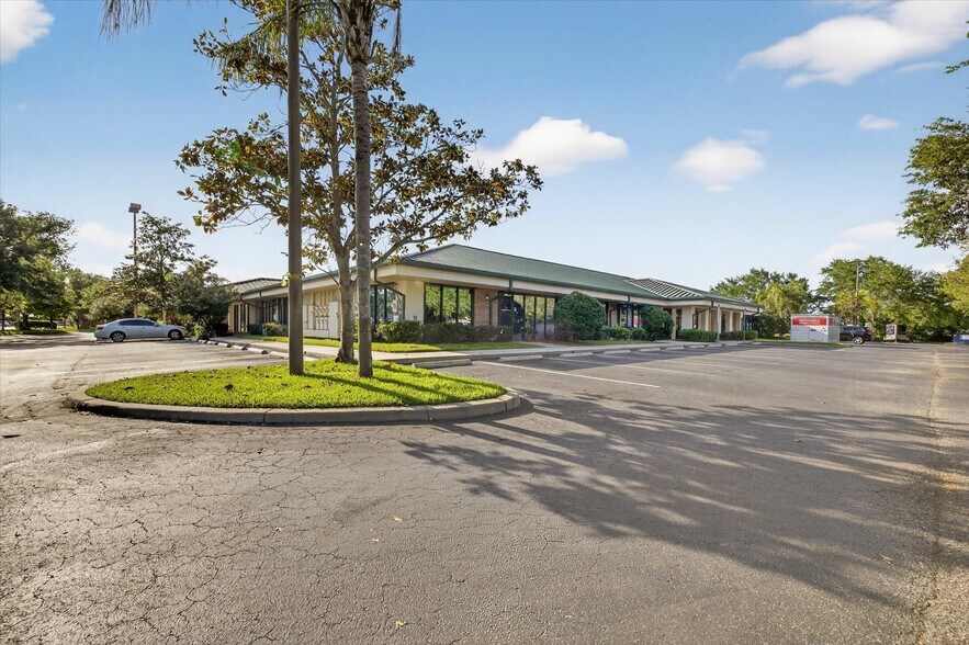 More Photos Of 14141 46th St N, Clearwater Medical For Sale