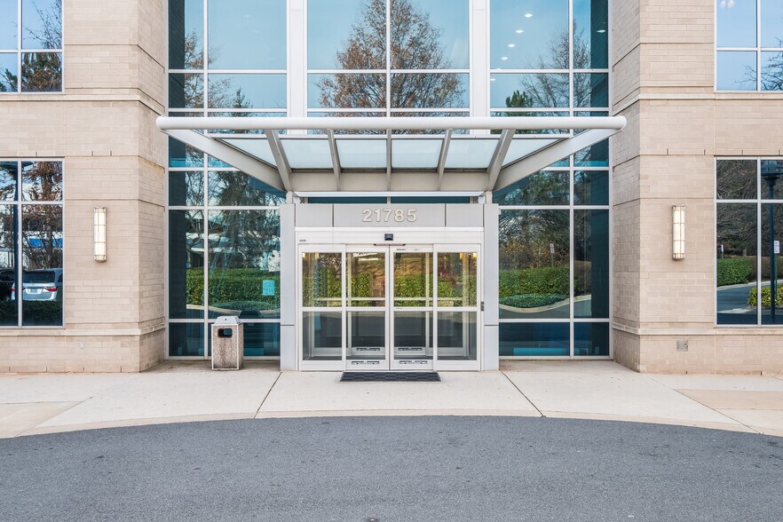 More Photos Of 21785 Filigree Ct, Ashburn Medical For Lease