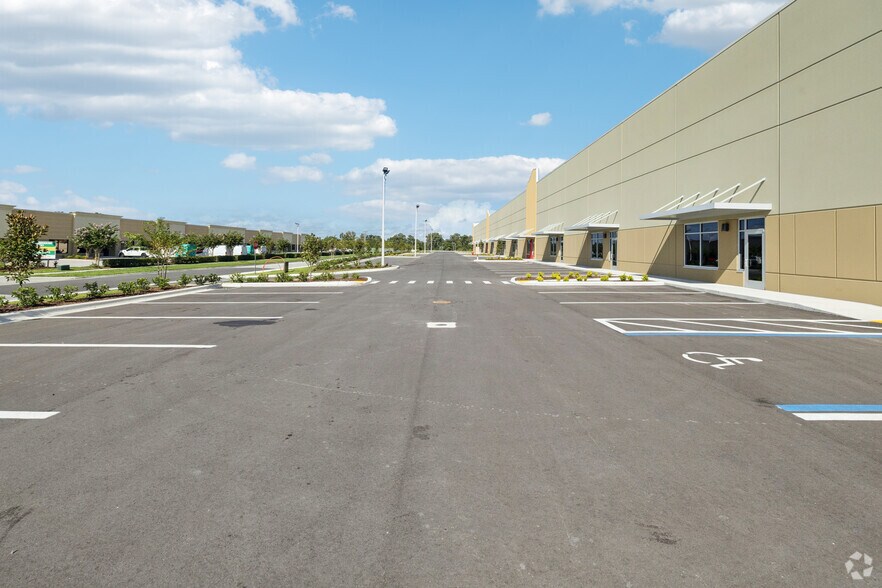 More Photos Of 3955 Anchuca Dr, Lakeland Industrial For Lease